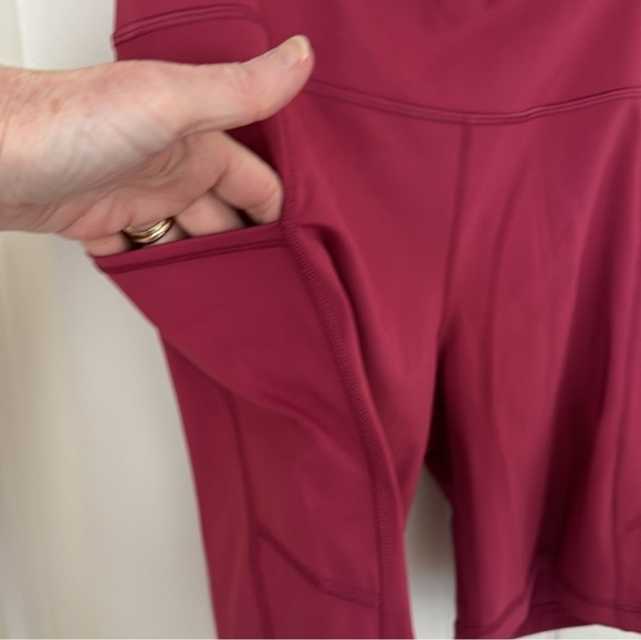 Gap Fit berry pink 6” inseam active shorts with side pockets. Size L - Picture 3 of 4